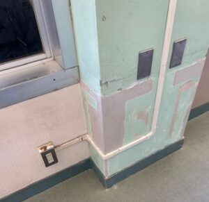 奈良市｜中学校音楽室の壁穴補修工事｜安全に使える教室環境へ