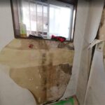 洗面所で雨漏り!2階ベランダからの浸水とその影響 洗面所で雨漏り!2階ベランダからの浸水とその影響